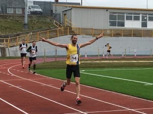 Steve Way wins the Barry 40 Mile Track Race