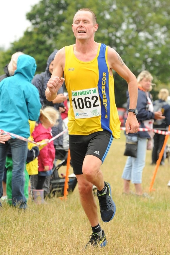 Simon Hearn and Ollie Stoten cop a load of the Maverick inov-8 Hampshire
