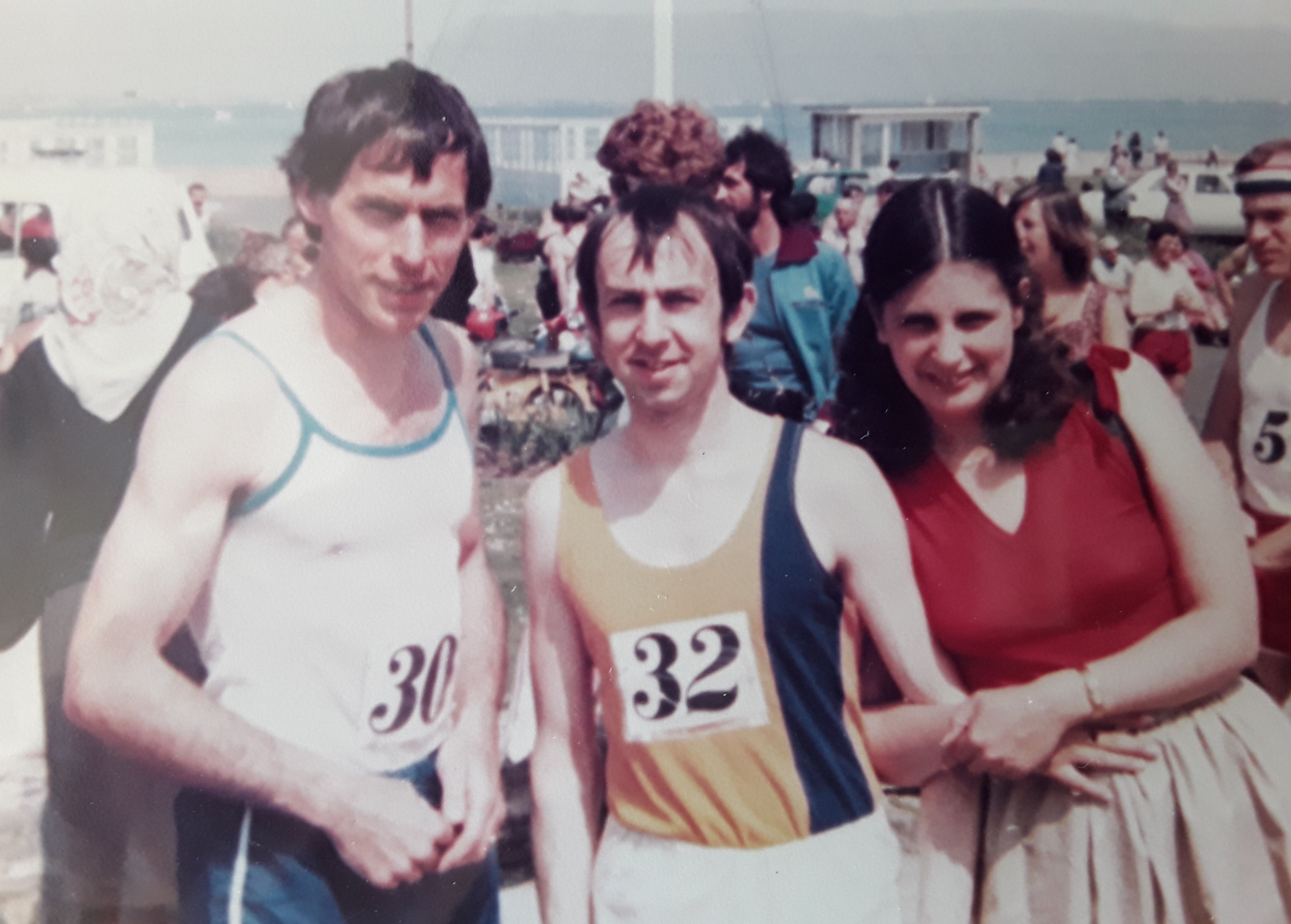 John Hurt, Dave Parsons and his wife Sue before the Isle of Wight Marathon in 1980