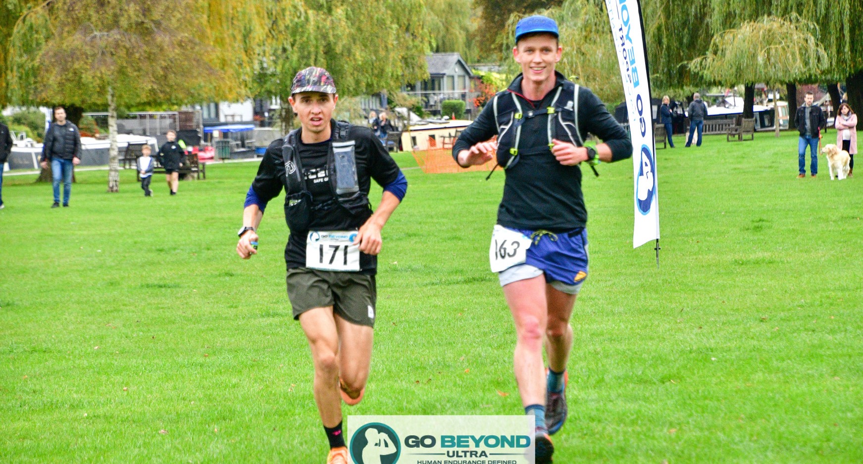 Harry Smith and Jack Searl in the Thames Trot Ultra