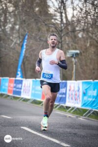 Ant Clark powers along in Surrey Half Marathon