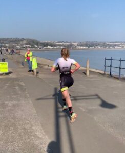 Caitlin Peers in the first run of the Mumbles Duathlon