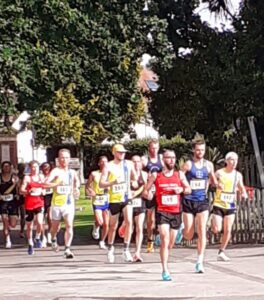 Chasing pack in the Round the Lakes 10k Summer edition