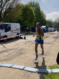 Rich Brawn goes over the line in the Alton 10