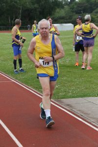 Dave Parsons completing the course