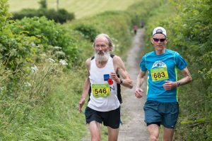 Geoff jostles for position in the Giants Head Half Marathon