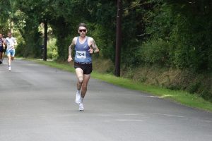 David Healey leading the Exbury Gardens 10k