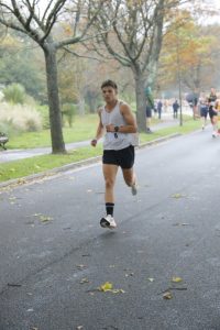 Ben Arnold in the Round the Lakes 10k