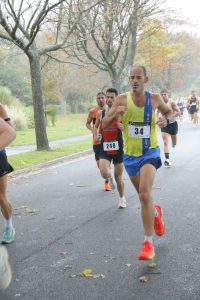 Rich Brawn powers along in the Round the Lakes 10k