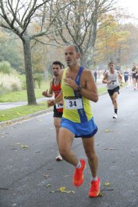 Rich Brawn in action at the Round the Lakes 10k