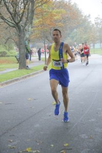 Stu Nicholas in the Round the Lakes 10k