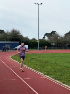 Pete Thompson finishing the Boscombe 10k