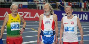 Geoff Newton ready to compete in the M80 3000m race at the European Masters Indoor Championships