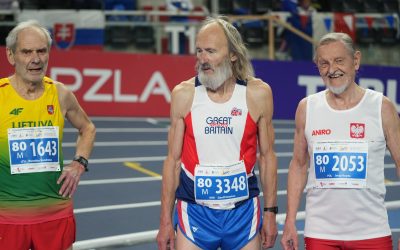 Geoff shows them how to run in England Masters Indoor Championships