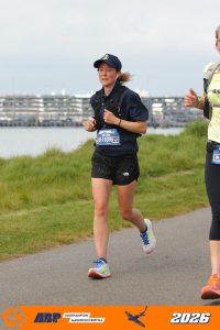 Helen Beddoe battling it out in the ABP Southampton Marathon