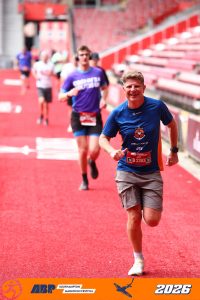 Jason Coltman coming in to complete the ABP Southampton 10k