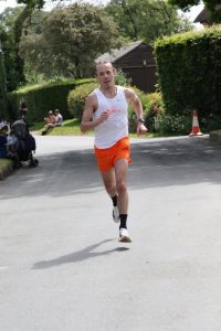 Jacek Cieluszecki in the Coombe Keynes 10k