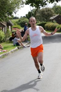Jacek Cieluszecki winning the Coombe Keynes 10k