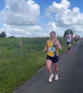 Katie Gunn in the Alresford 10k