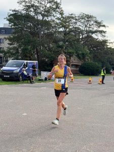 Helen Beddoe in the Round the Lakes 10k