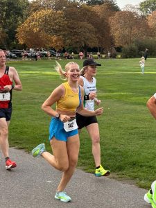 Lara Hudson in the Round the Lakes 10k
