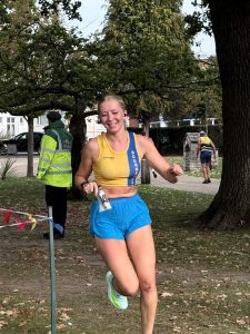 Lara Hudson at Round the Lakes
